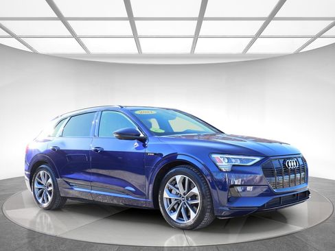 Used 2021 Audi e-tron Premium Plus w/ Premium Plus Package image 3