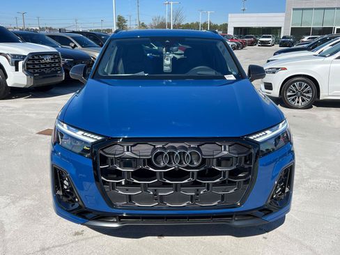 New 2026 Audi SQ7 Prestige AWD/4WD image 2