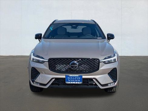 New 2026 Volvo XC60 B5 Plus w/ Climate Package PRO image 7