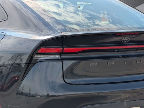 Used 2024 Toyota Prius LE image 12