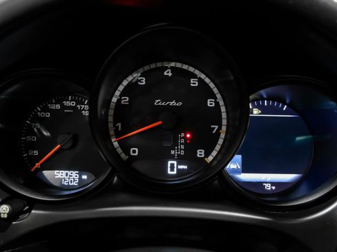 Used 2018 Porsche Macan Turbo w/ Premium Package Plus image 19