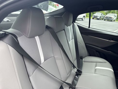 New 2025 Toyota Camry SE image 28