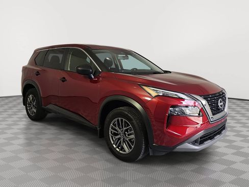 Used 2023 Nissan Rogue S FWD image 2