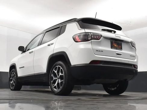 Used 2025 Jeep Compass Limited AWD/4WD image 9