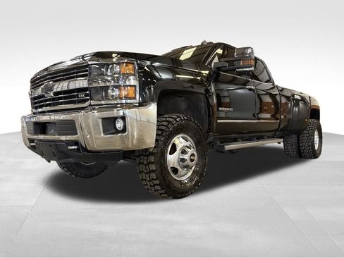 Used 2019 Chevrolet Silverado 3500 LTZ w/ Duramax Plus Package image 10