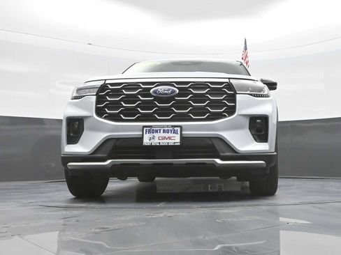 Used 2025 Ford Explorer Platinum RWD image 42