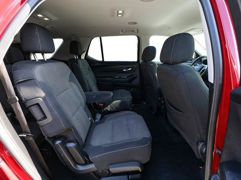 Used 2021 Chevrolet Traverse LT FWD image 23