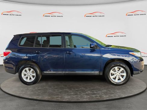 Used 2013 Toyota Highlander 4WD w/ Cold Weather Pkg image 6