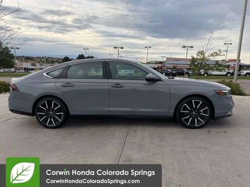 Used 2025 Honda Accord Touring image 11