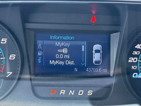 Certified 2018 Ford Taurus SEL FWD image 16
