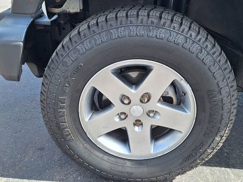 Used 2011 Jeep Wrangler Unlimited Rubicon w/ Trailer Tow Group AWD/4WD image 27