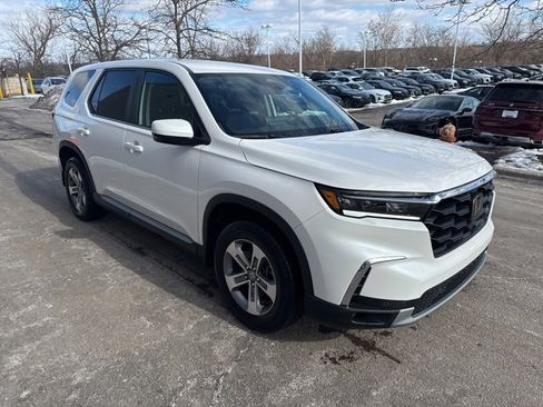Certified 2025 Honda Pilot EX-L image 5