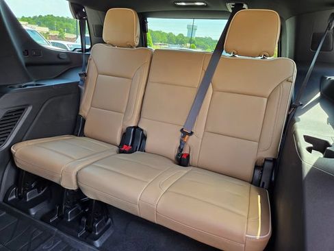 Used 2024 Chevrolet Tahoe Premier RWD image 13
