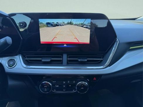 New 2026 Chevrolet Trax LT w/ Driver Confidence Package FWD image 25
