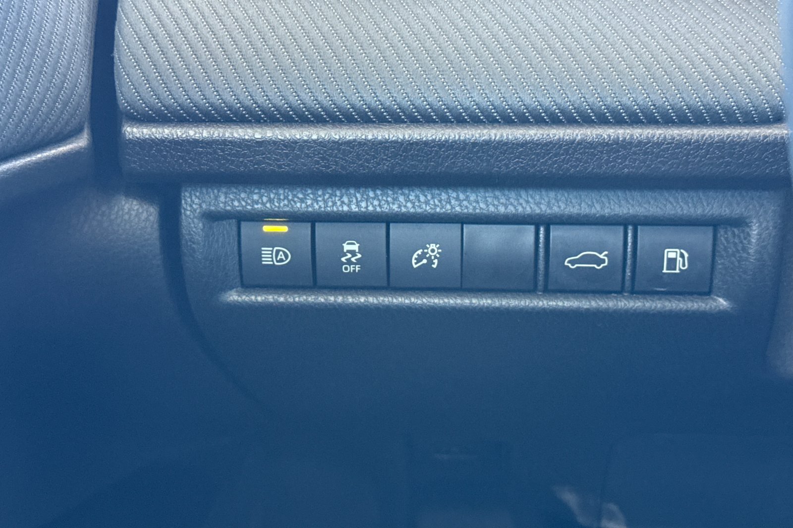 Used 2025 Toyota Camry SE FWD image 38