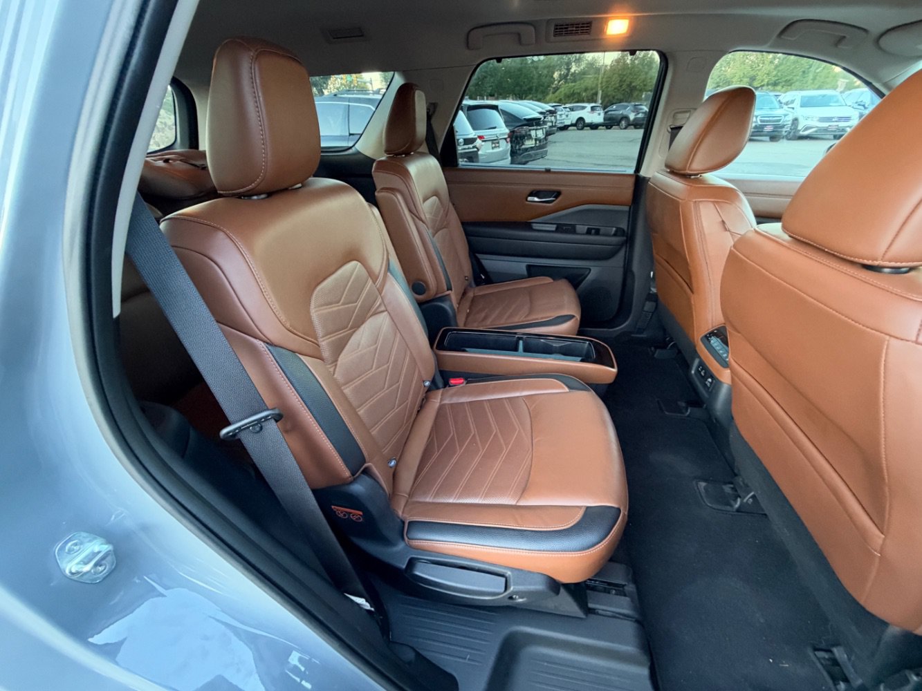 Used 2023 Nissan Pathfinder Platinum AWD/4WD image 18