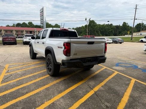 Used 2023 Chevrolet Colorado Trail Boss w/ Technology Package AWD/4WD image 5