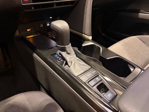 Used 2025 Toyota Camry LE FWD image 24