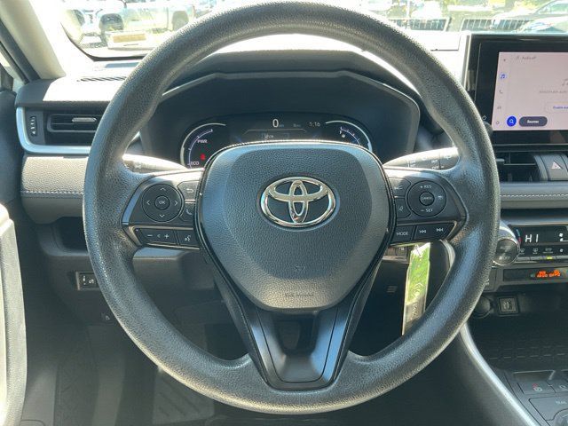 Used 2025 Toyota RAV4 LE AWD/4WD image 23