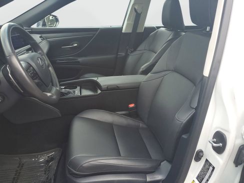 Used 2025 Lexus ES 300h w/ Premium Package FWD image 17