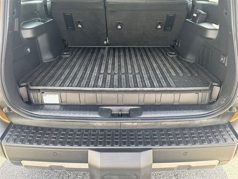 Used 2024 Toyota Land Cruiser image 18