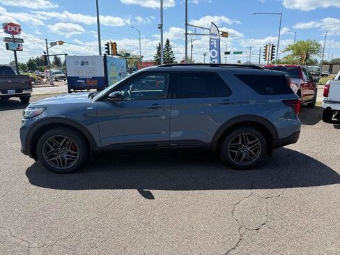 Certified 2025 Ford Explorer ST-Line w/ Premium Package AWD/4WD image 4