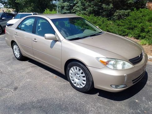 Used 2003 Toyota Camry XLE FWD image 3