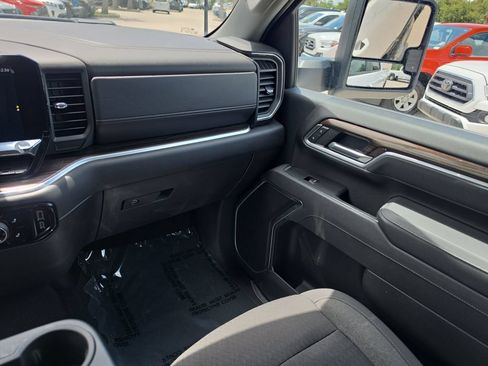 Used 2025 Chevrolet Silverado 2500 LT w/ Convenience Package AWD/4WD image 27