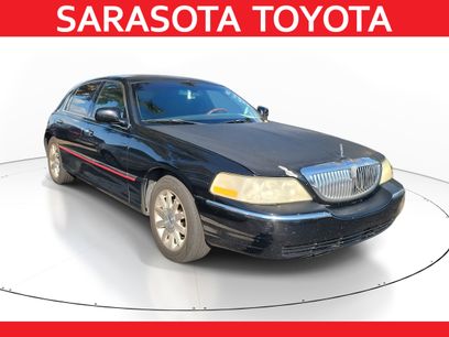 Used 2010 Lincoln Town Car Signature Limited