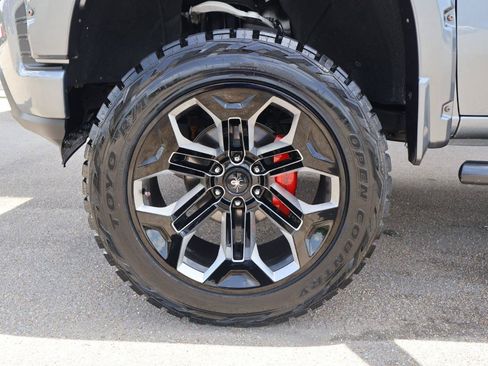 Used 2022 Chevrolet Silverado 1500 RST w/ Safety Package AWD/4WD image 17