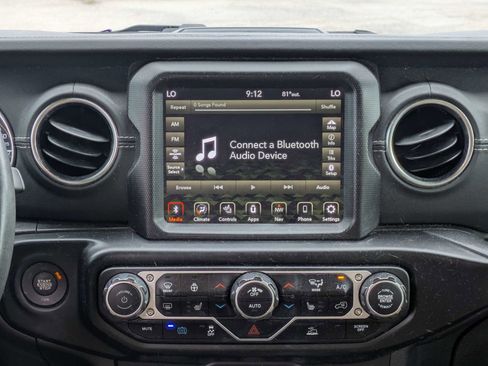 Used 2022 Jeep Wrangler Unlimited Sahara w/ Cold Weather Group AWD/4WD image 20