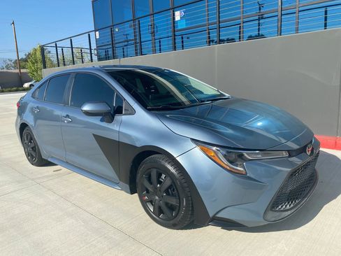 Used 2020 Toyota Corolla LE FWD image 1