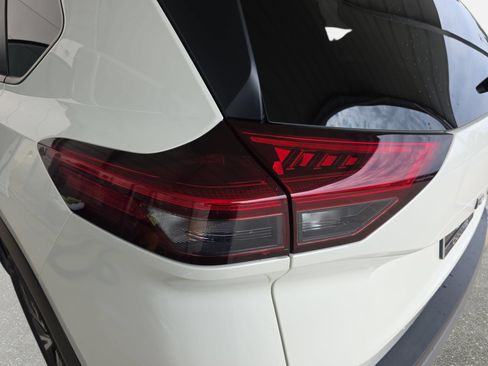 Used 2023 Nissan Rogue SV FWD image 31