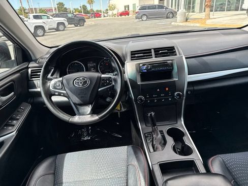 Used 2015 Toyota Camry SE FWD image 17