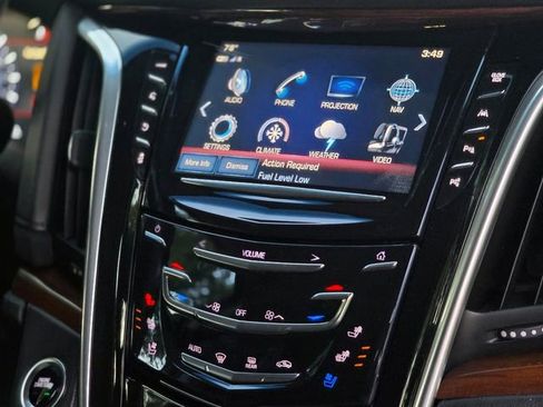 Used 2018 Cadillac Escalade ESV Luxury RWD image 40