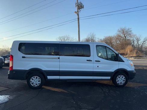 Used 2017 Ford Transit 350 XLT image 6