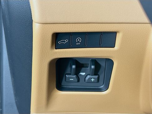 New 2026 Lexus LX 600 4WD w/ Luxury Package image 10