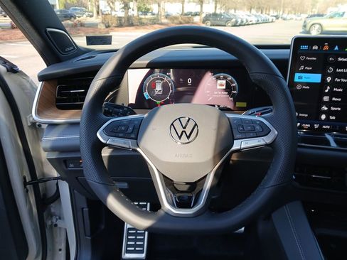 New 2026 Volkswagen Tiguan SEL R-Line image 14