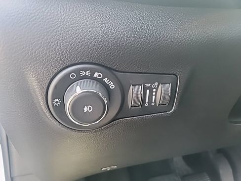 Used 2024 Jeep Compass Trailhawk AWD/4WD image 17
