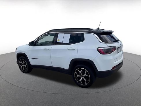 Used 2025 Jeep Compass Limited AWD/4WD image 10