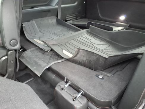 Certified 2023 Chevrolet Traverse RS w/ LPO, Floor Liner Package image 13