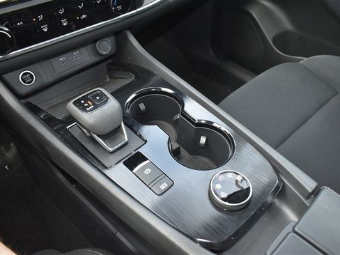 Used 2023 Nissan Rogue S AWD/4WD image 17