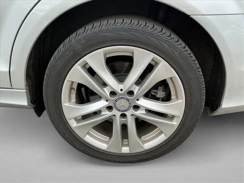 Used 2014 Mercedes-Benz C 300 4MATIC Sedan image 9