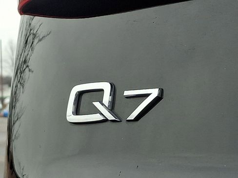 Certified 2024 Audi Q7 Premium Plus image 32