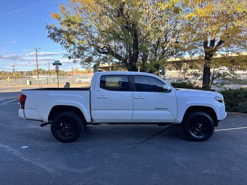 Used 2021 Toyota Tacoma SR image 9