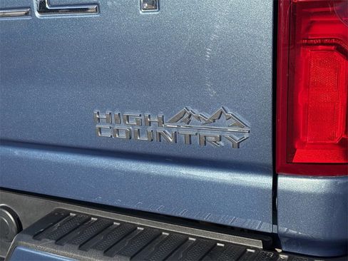 Used 2024 Chevrolet Silverado 2500 High Country w/ Technology Package image 5