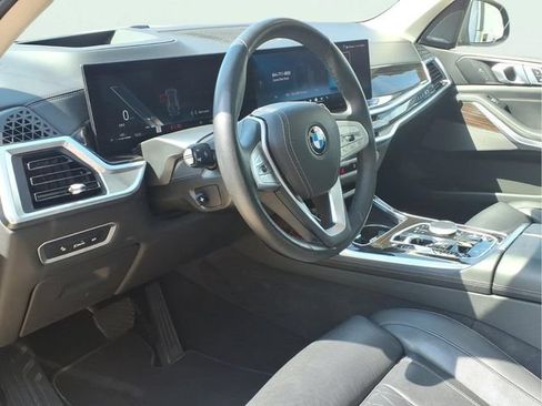 Used 2025 BMW X7 xDrive40i AWD/4WD image 6