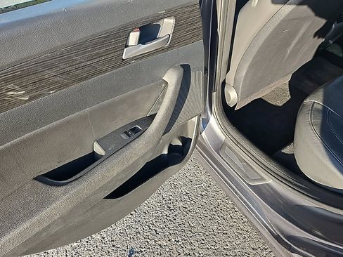 Used 2018 Hyundai Sonata Limited image 34