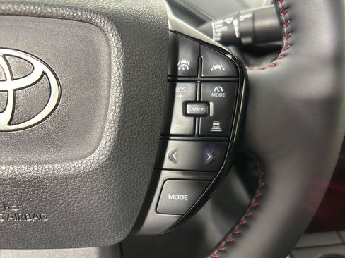 Used 2025 Toyota Prius Plug-In Hybrid FWD image 32
