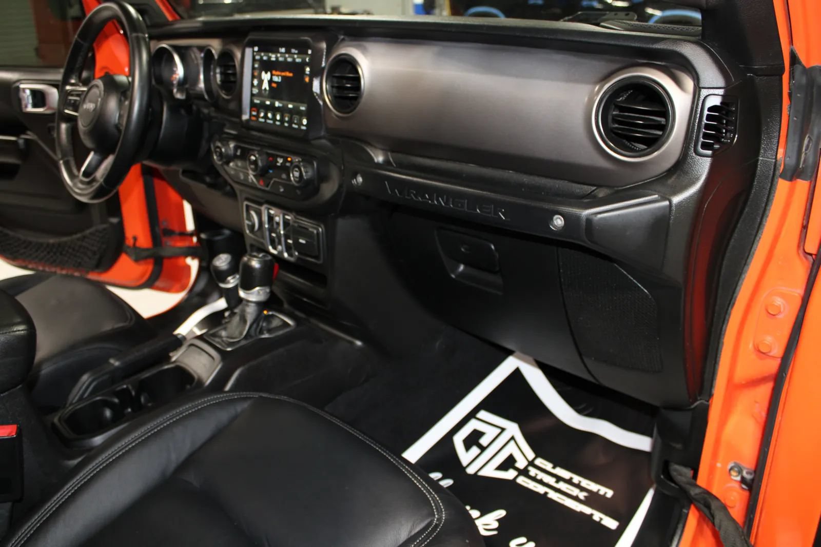Used 2020 Jeep Wrangler Unlimited Sport S w/ Sun And Sound Package AWD/4WD image 27